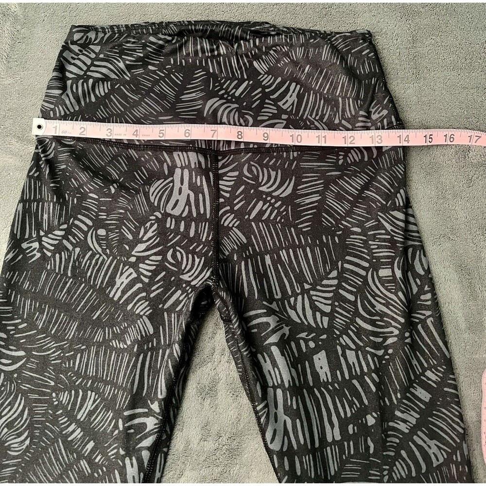 Sol & Mane Yoga Pants Women Black and White Pattern Size Medium Lightly Worn - Picture 3 of 5